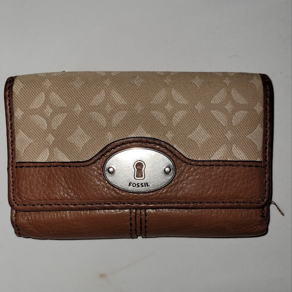 Fossil Key-Per Leather Tri-fold Wallet Brown